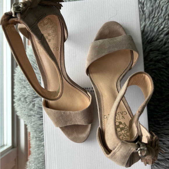 Vince camuto sandals with zipper and tassel tan color. Leather upper - Picture 3 of 6
